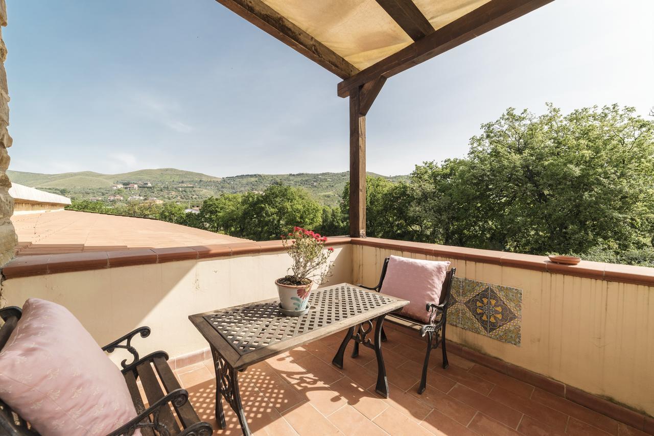 Country House Araba Phoenix Кастелабате Екстериор снимка